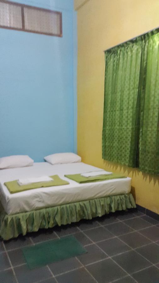 Kampung Bule Hostel ラブハン・バジョ エクステリア 写真