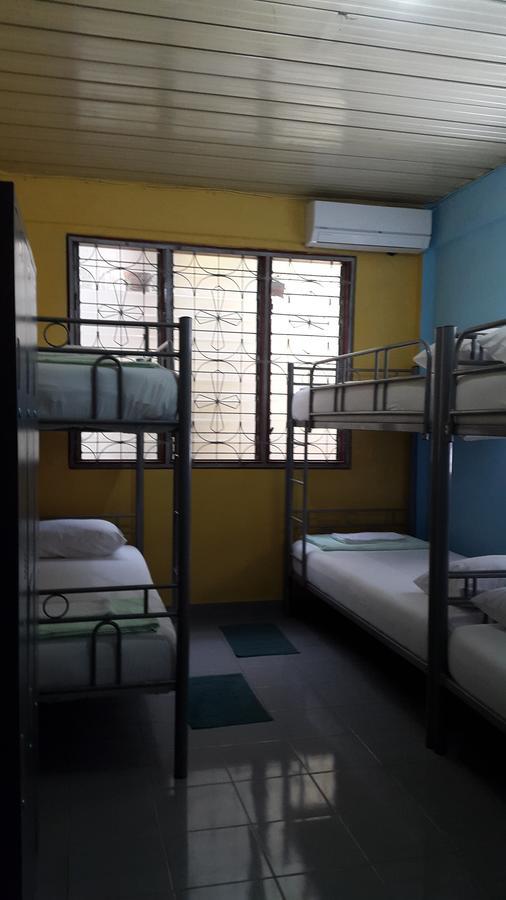 Kampung Bule Hostel ラブハン・バジョ エクステリア 写真